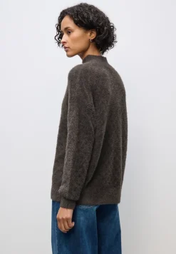 Pull structuré douillet