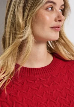 Pull structuré douillet