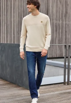 Pull à structure mixte