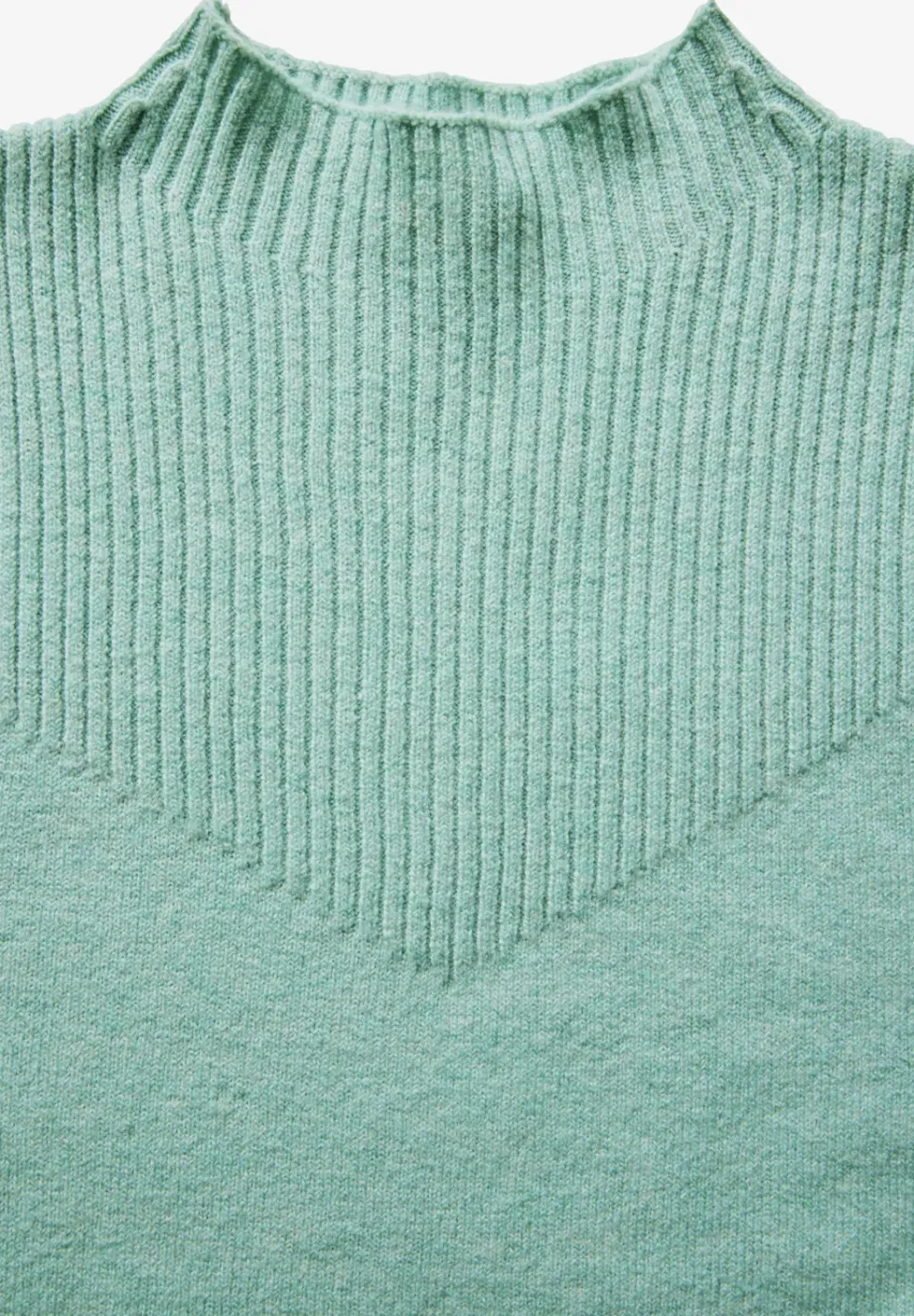 Pull à structure mixte
