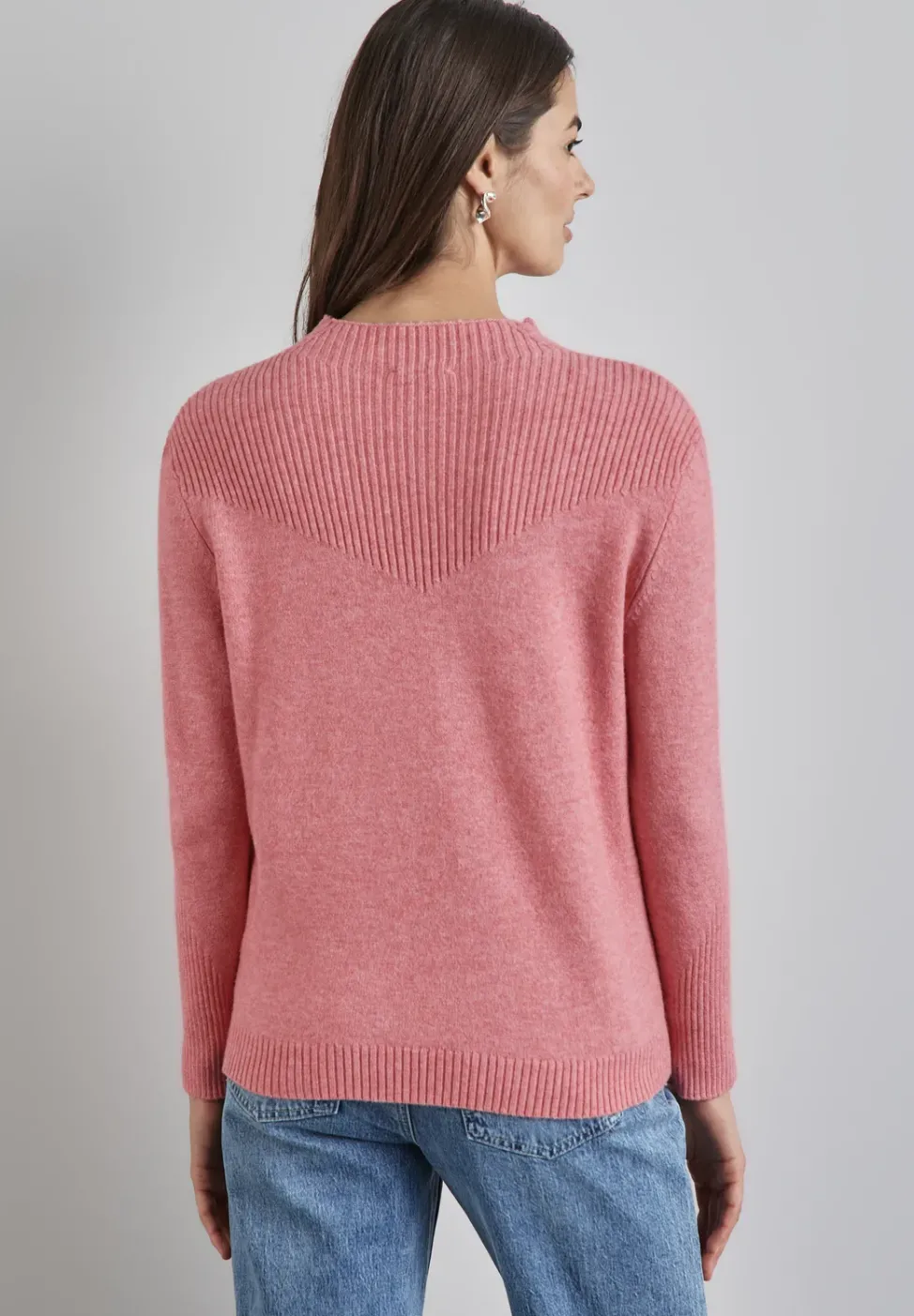 Pull à structure mixte