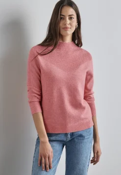 Pull à structure mixte