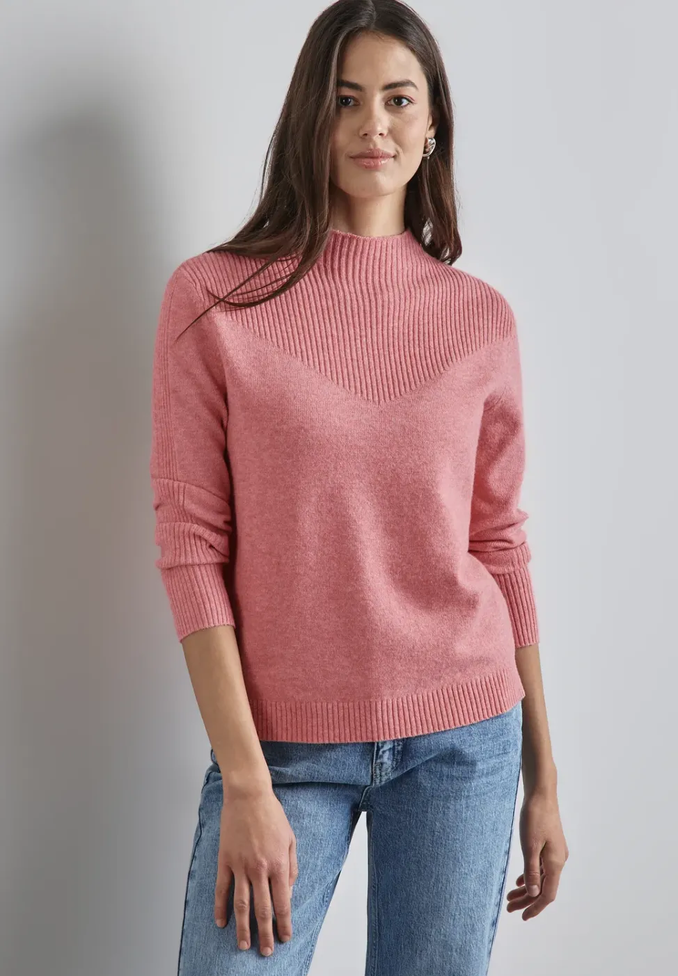 Pull à structure mixte