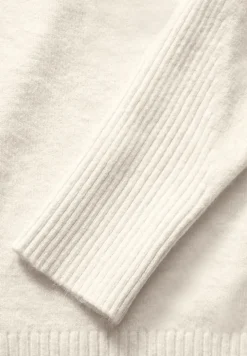 Pull à structure mixte