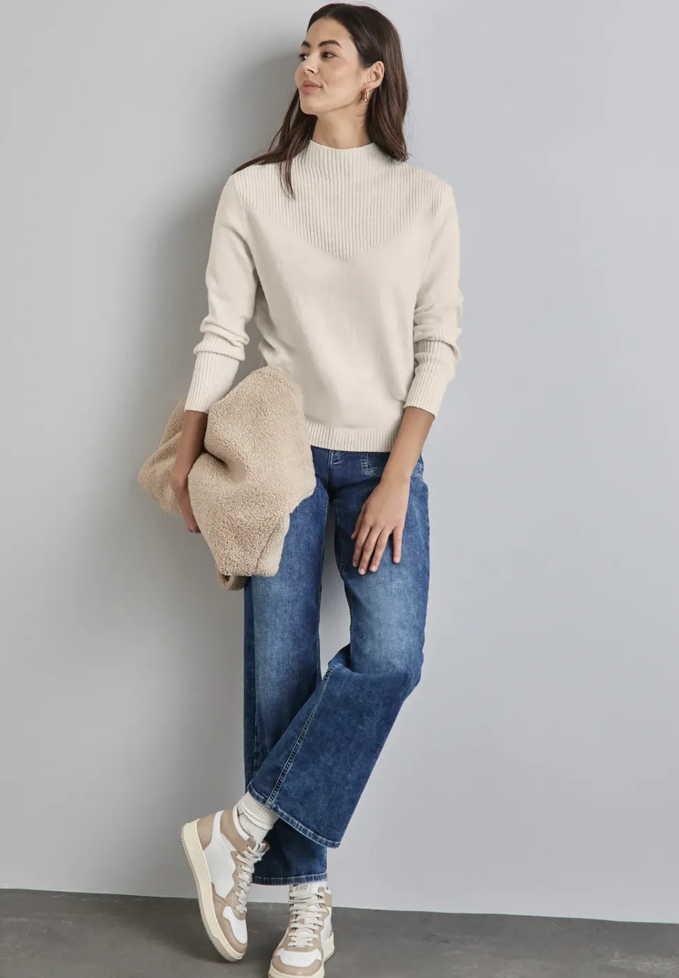 Pull à structure mixte
