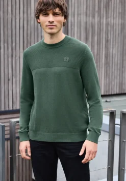 Pull à structure mixte
