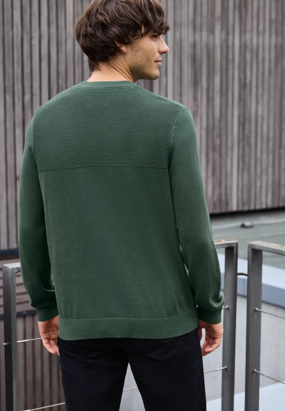 Pull à structure mixte