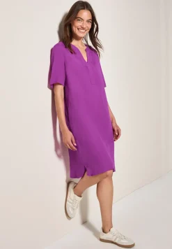 Robe à col fendu