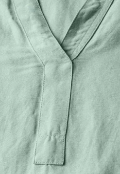Robe à col fendu