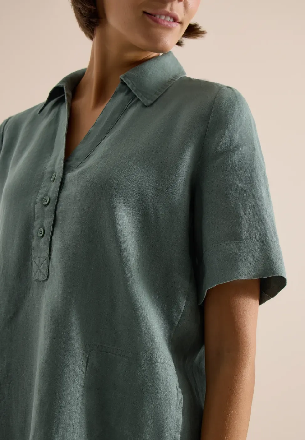 Robe en lin jusqu'au genou