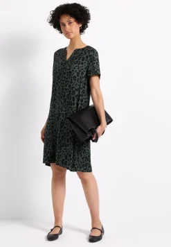Robe en sergé à motifs