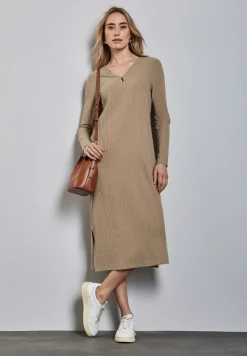 Robe en tricot côtelé
