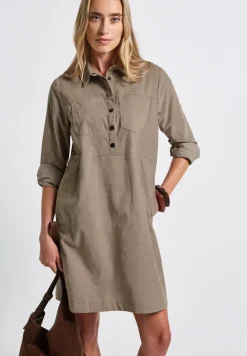 Robe en velours côtelé