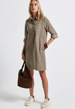 Robe en velours côtelé