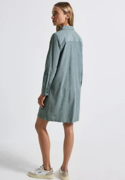 Robe en velours côtelé