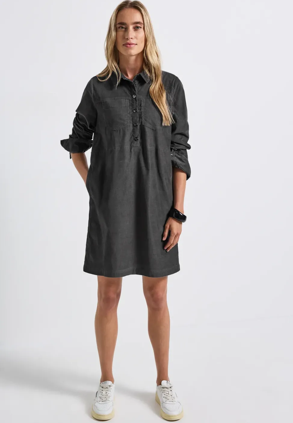 Robe en velours côtelé