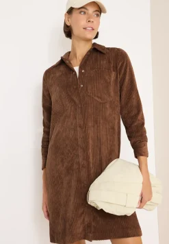 Robe en velours côtelé