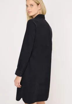 Robe en velours côtelé en couleur unie