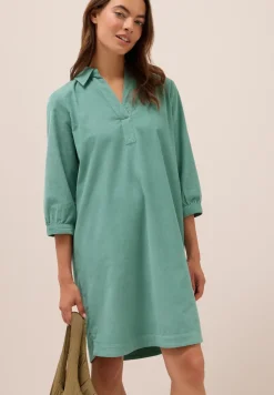 Robe en velours côtelé en couleur unie