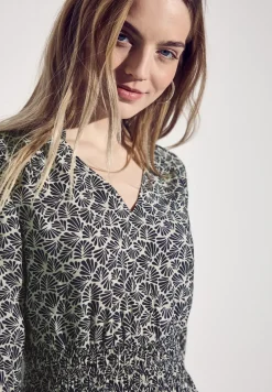 Robe imprimée avec détail smocké