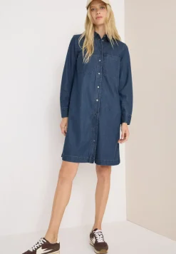 Robe à l'aspect denim