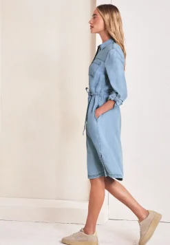 Robe à longueur de genou au look délavé