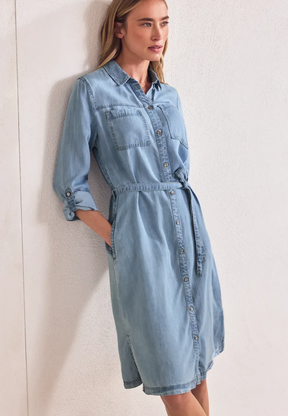 Robe à longueur de genou au look délavé