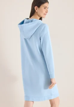 Robe à longueur de genou avec capuche