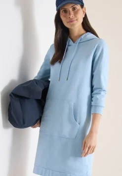Robe à longueur de genou avec capuche