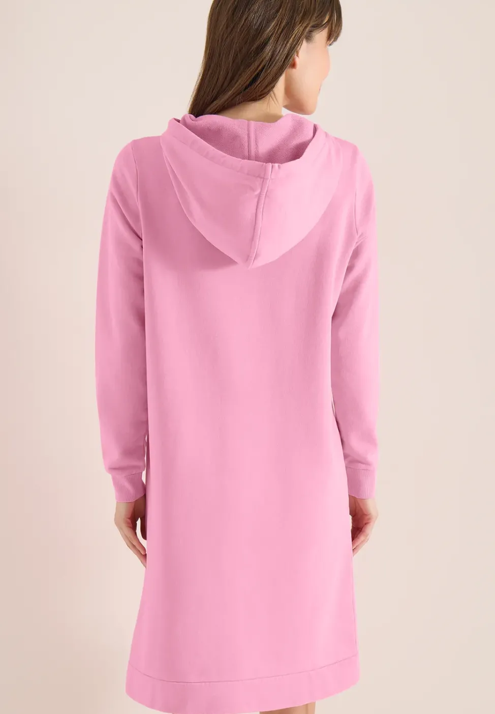 Robe à longueur de genou avec capuche