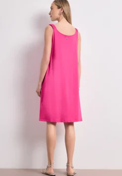Robe longueur genou avec bretelles froncées