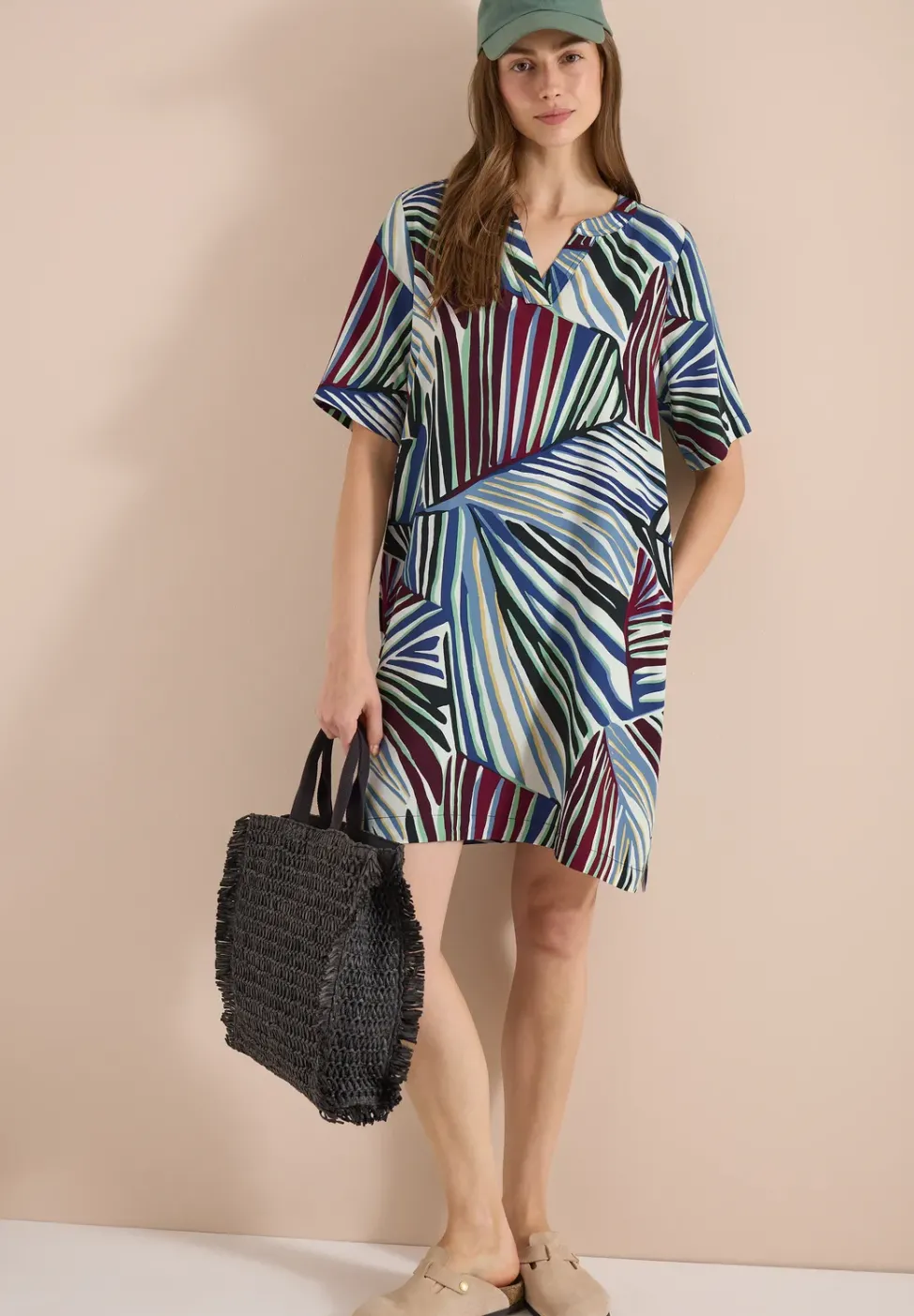 Robe longueur genou avec motif graphique