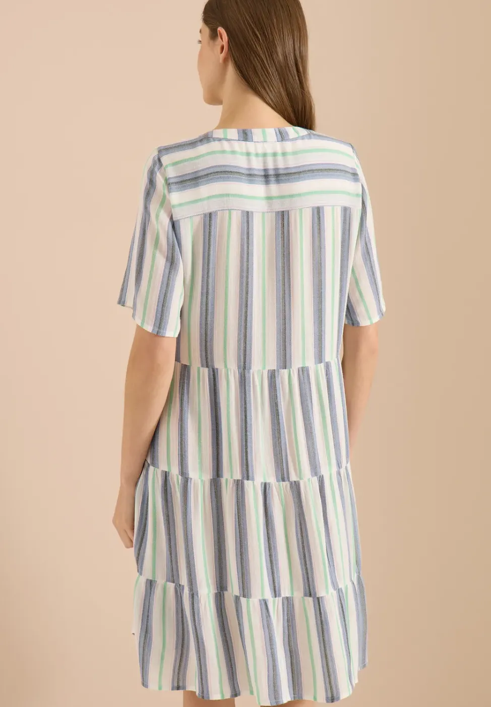 Robe longueur genou à col fendu et rayures