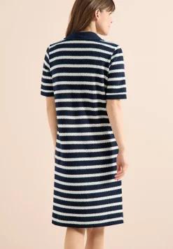 Robe longueur genou en tricot ajouré