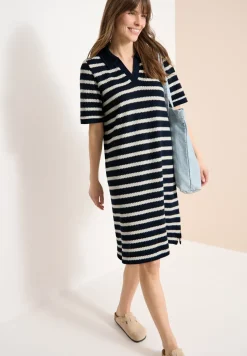 Robe longueur genou en tricot ajouré