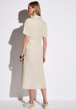 Robe à manches courtes avec patte de boutonnage