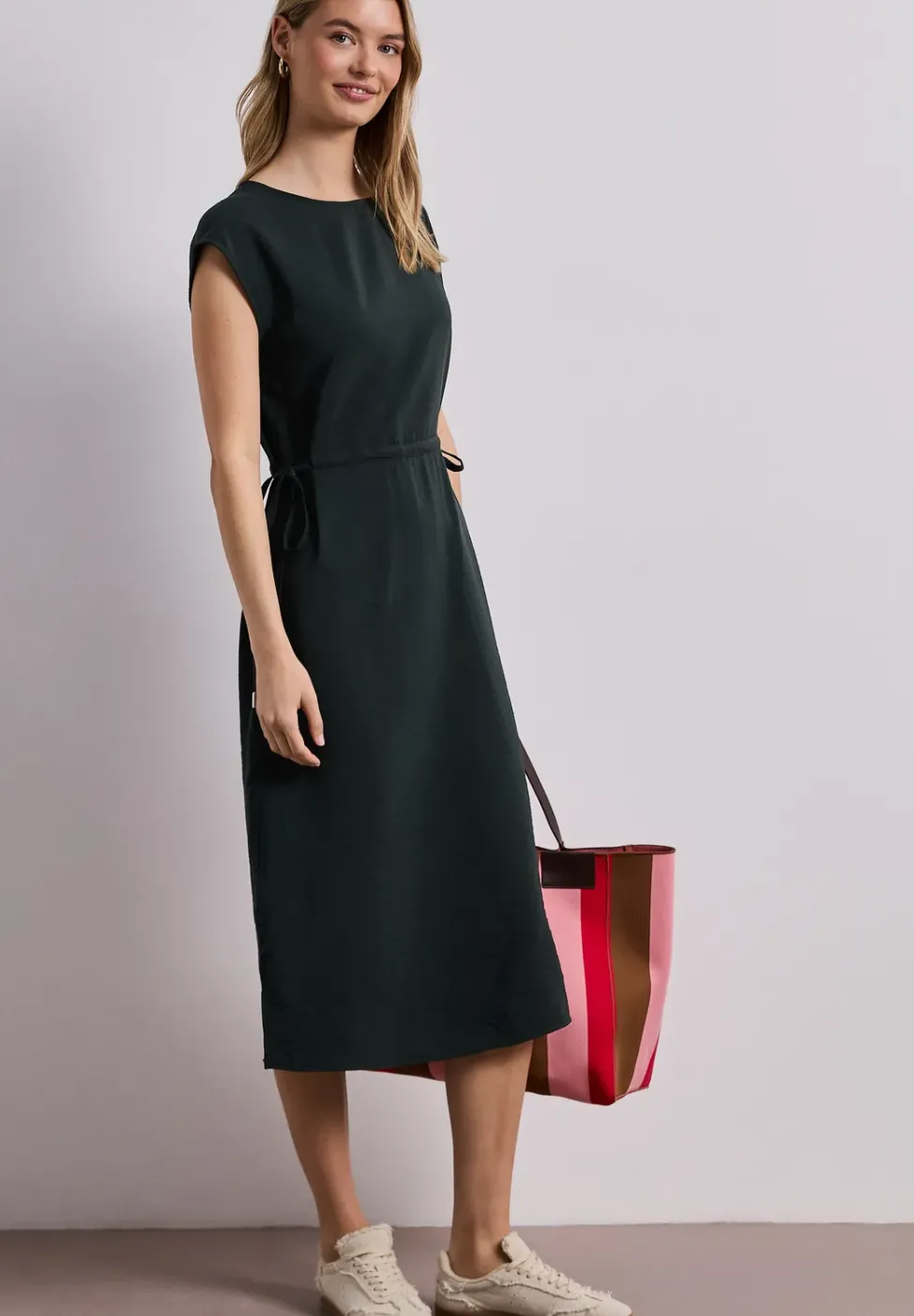 Robe midi avec décolleté U-Boot