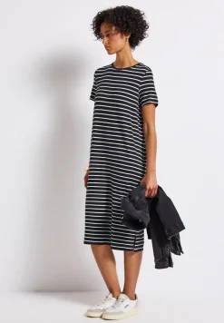 Robe à rayures