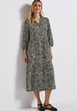 Robe à volants à motifs