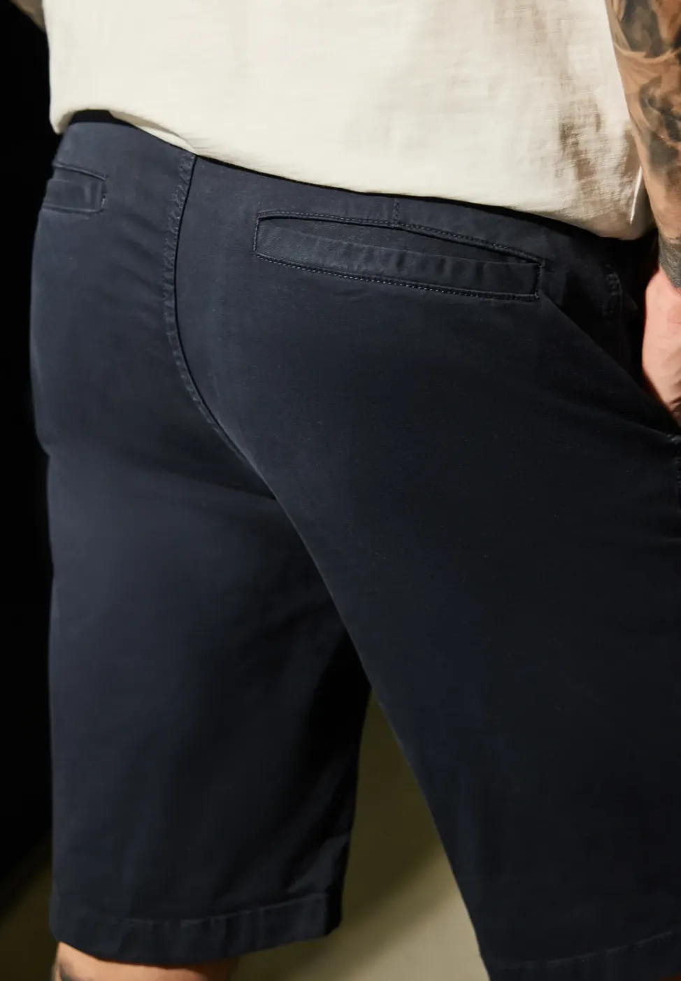 Short chino