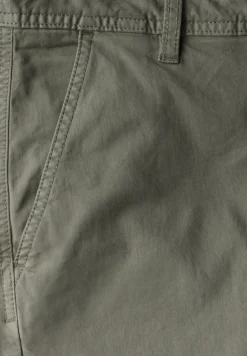 Short chino