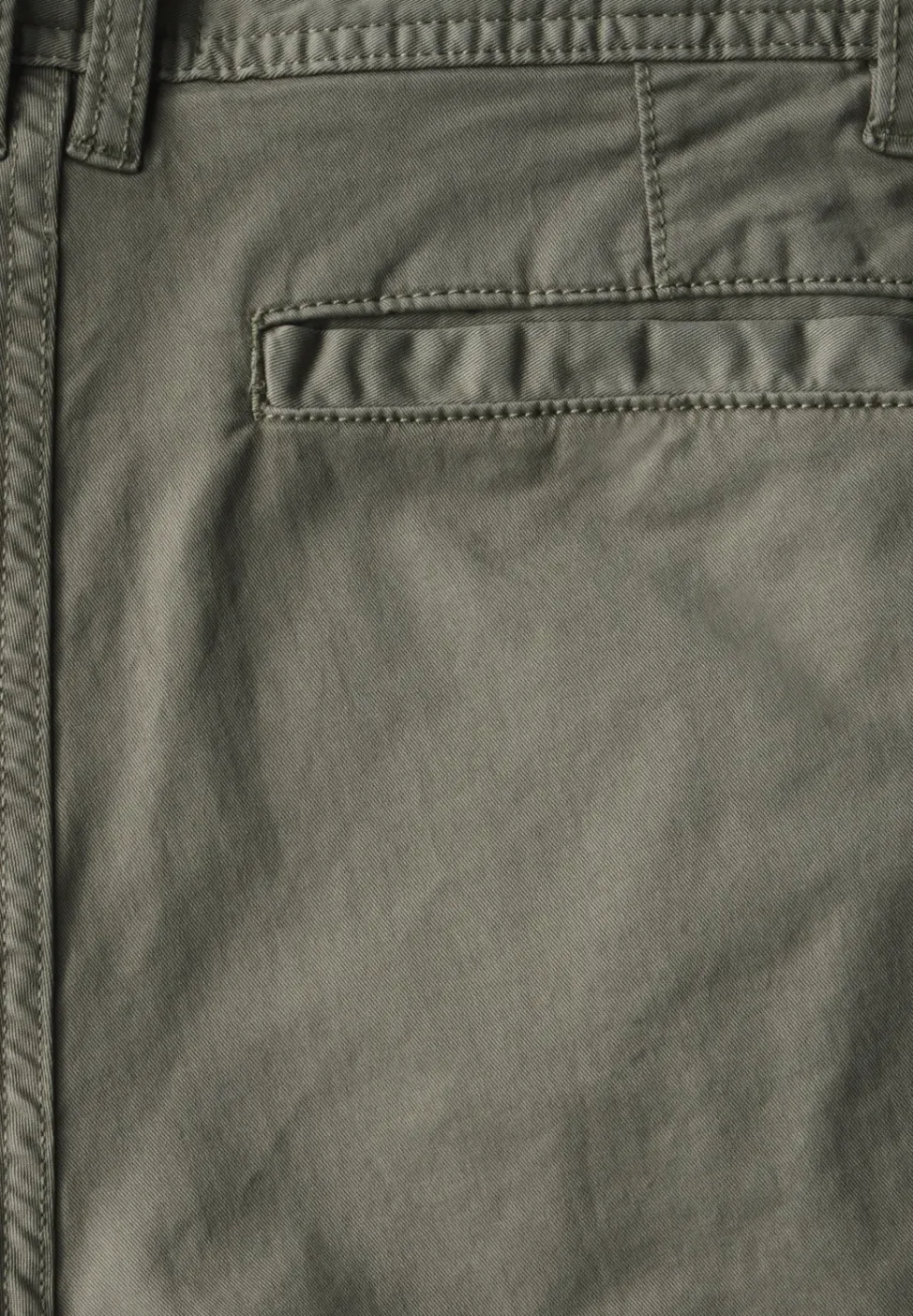 Short chino