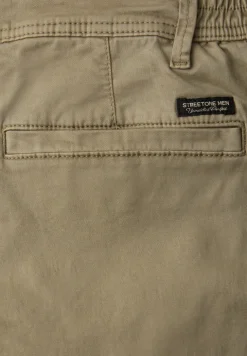 Short chino Regular Fit avec poches