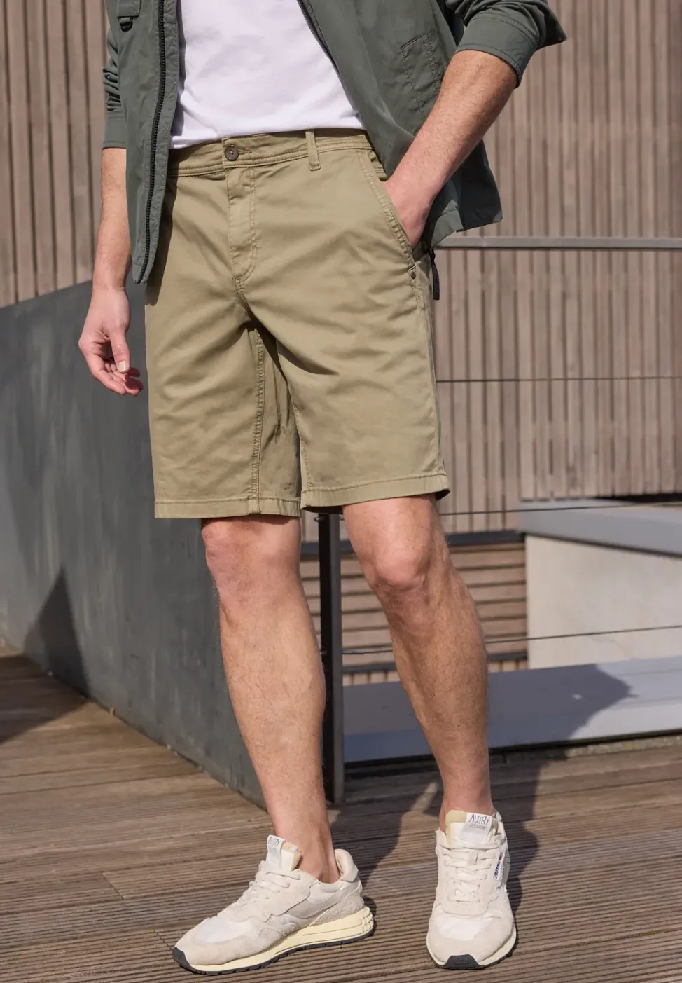 Short chino Regular Fit avec poches