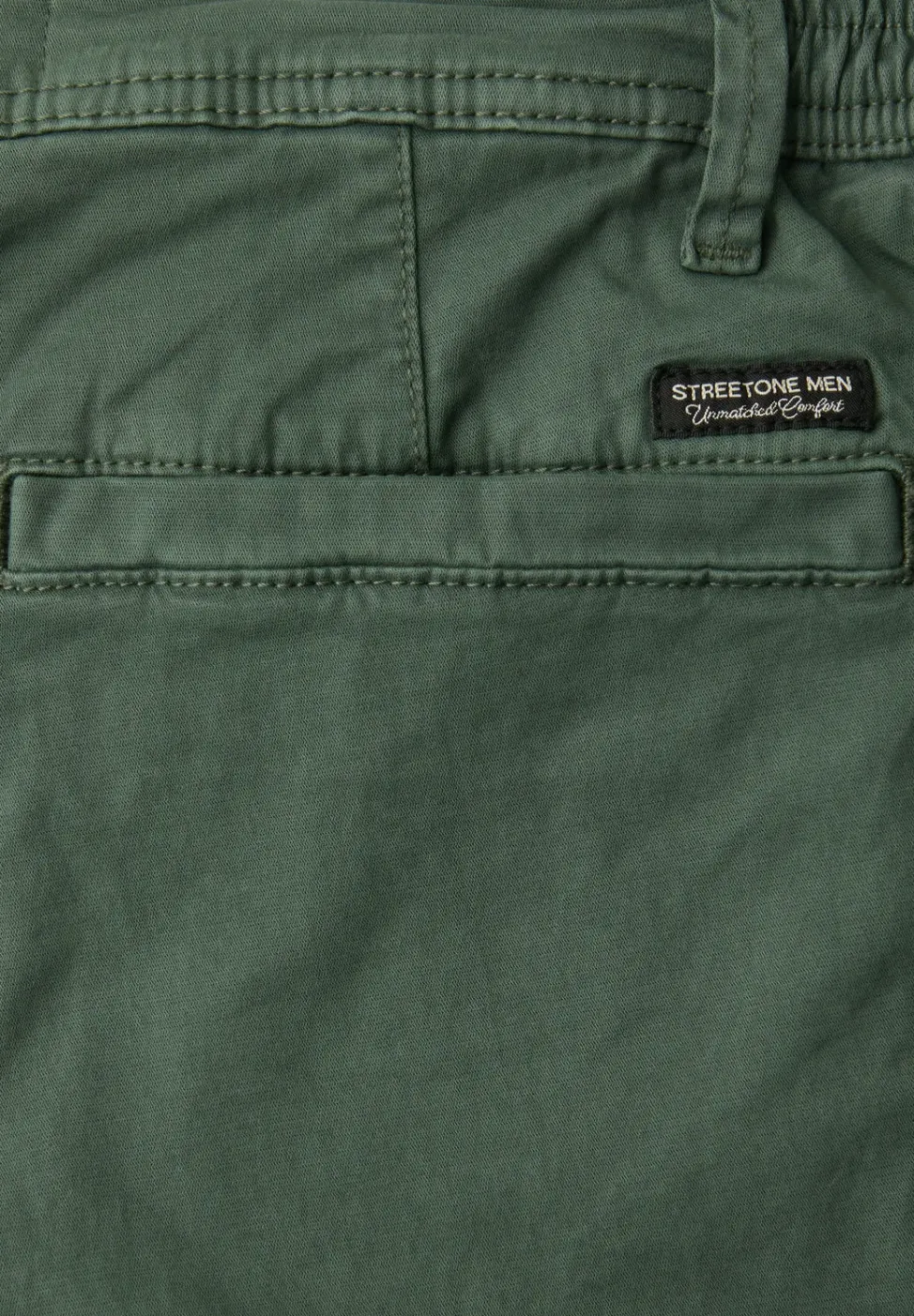 Short chino Regular Fit avec poches