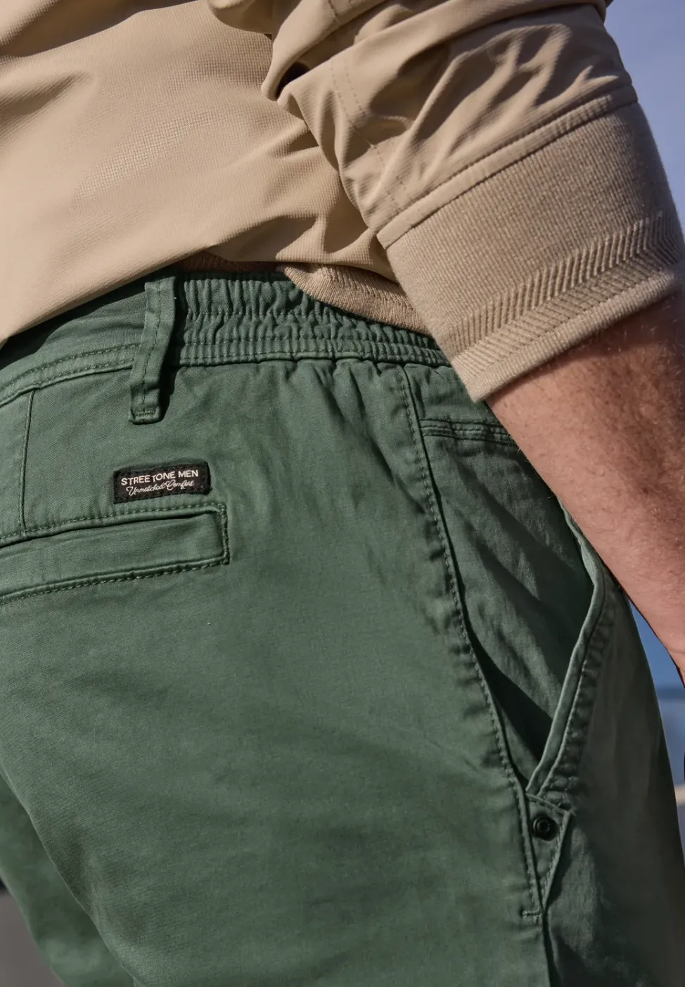 Short chino Regular Fit avec poches