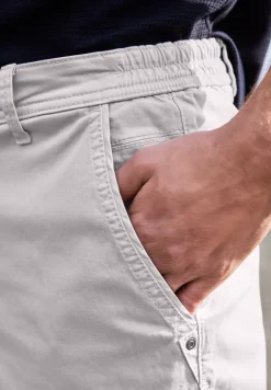 Short chino Regular Fit avec poches