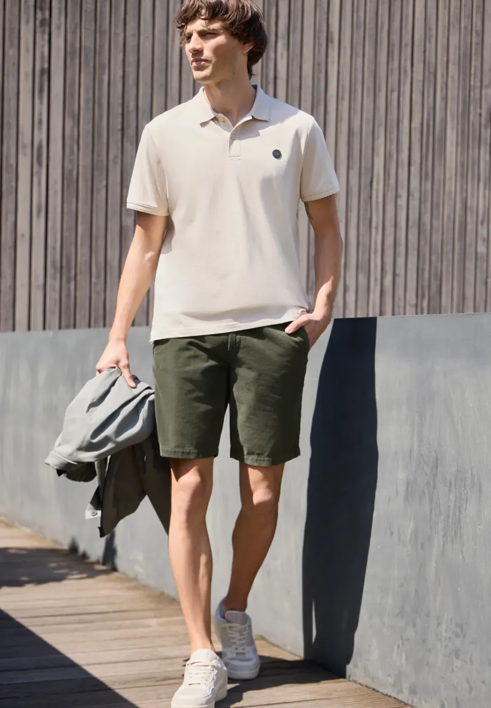Short chino Regular Fit en velours côtelé