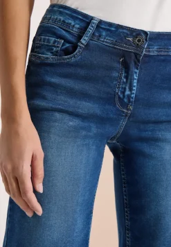 Short en denim slim au style casual