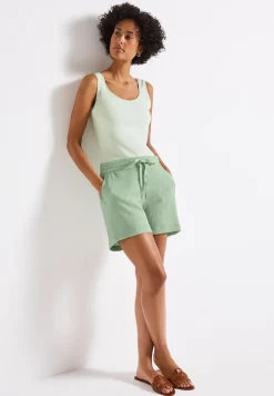 Short en tissu structuré